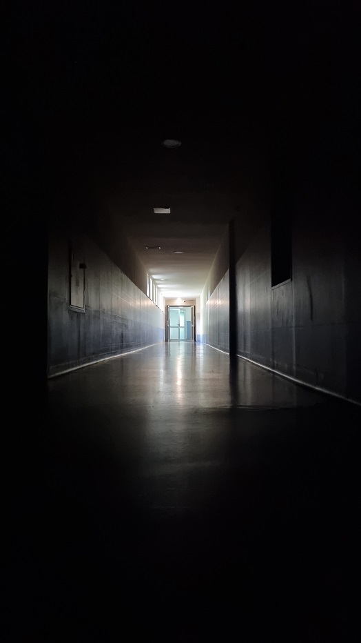 W szpitalu trwają planowane przerwy w  dostawie energii elektrycznej