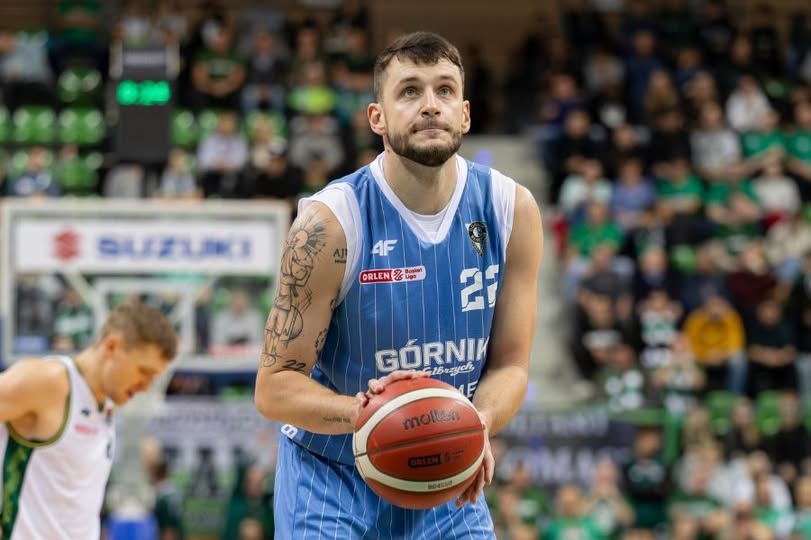 Jogela opuszcza Górnika