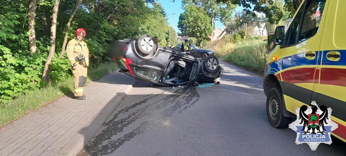 Pijana doprowadziła do dachowania