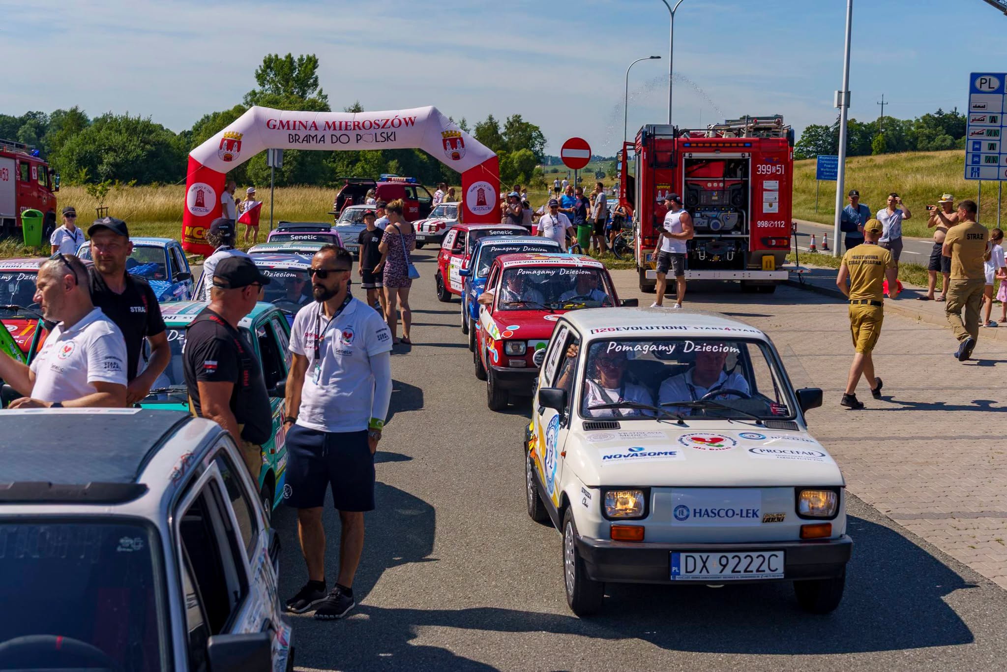 Wielka wyprawa w szlachetnym celu. Ponad 70 "Maluchów" przekroczyło granicę
