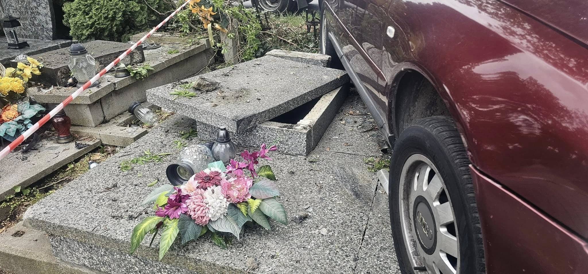 Samochodem uszkodził nagrobki