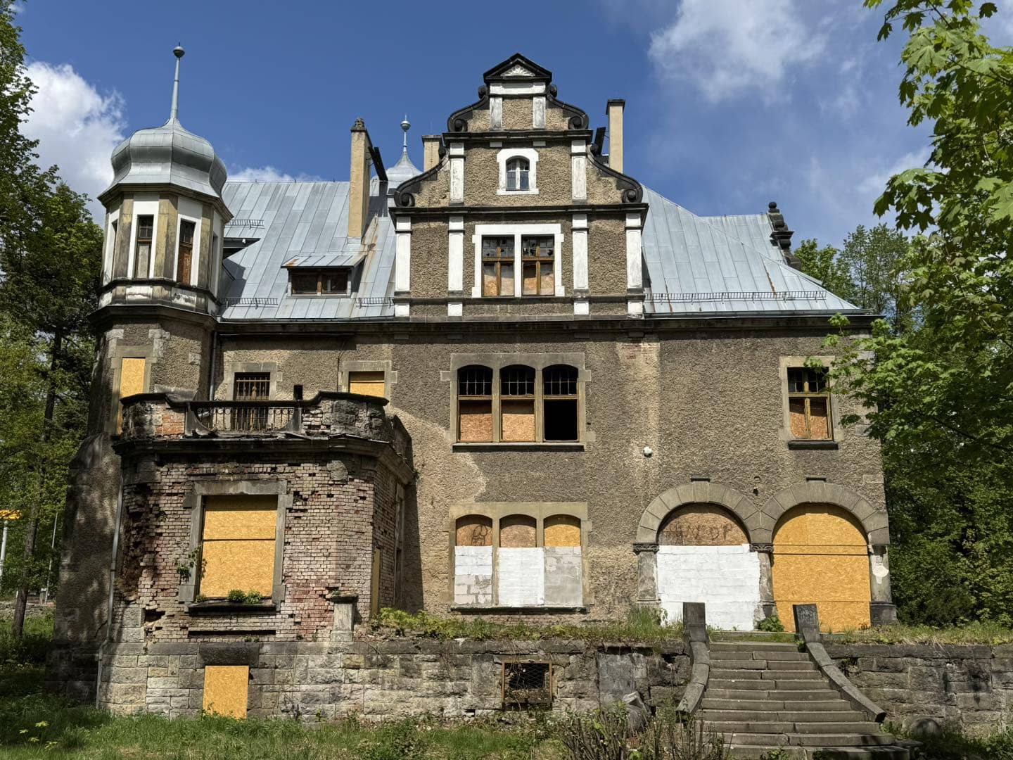 Willa pod opieką Zamku Książ