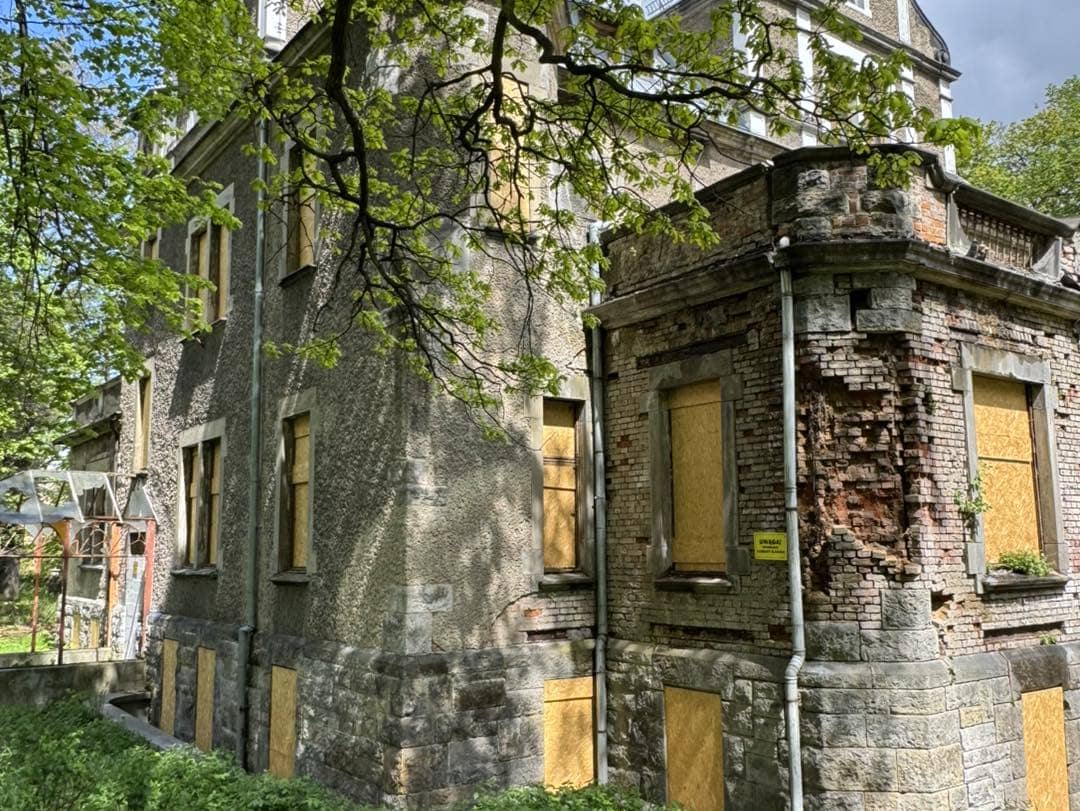 Willa pod opieką Zamku Książ