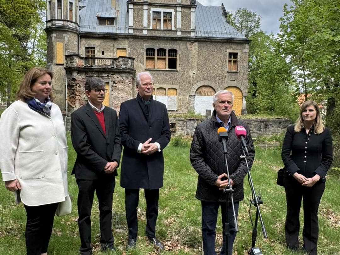 Willa pod opieką Zamku Książ