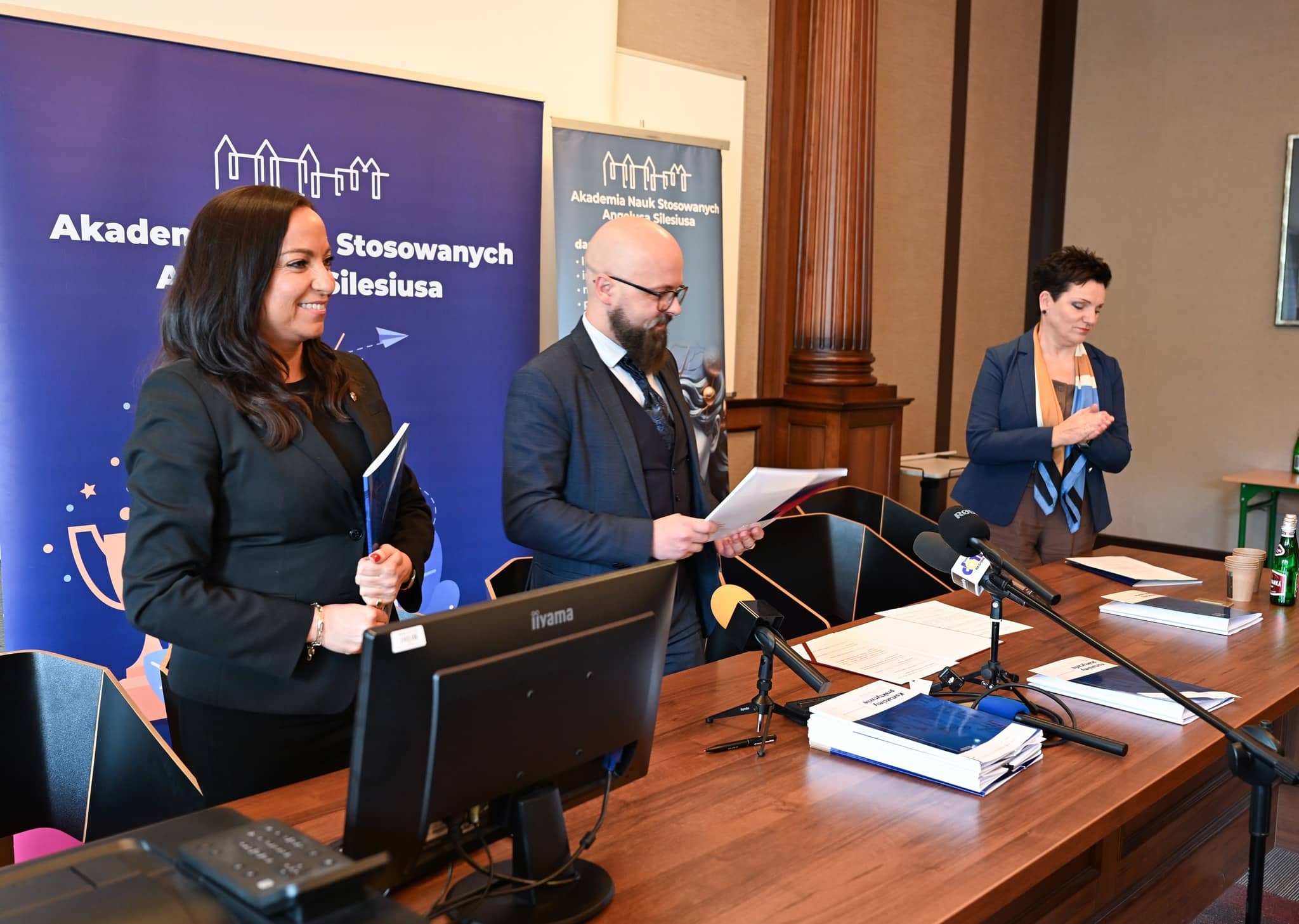 Osiem nowych porozumień