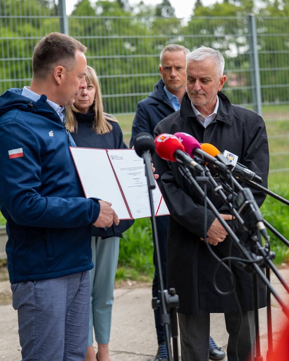 Powstanie pełnowymiarowe boisko