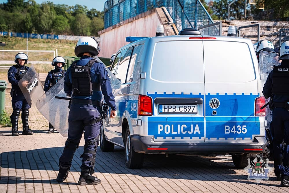 Przygotowani na starcie z kibolami