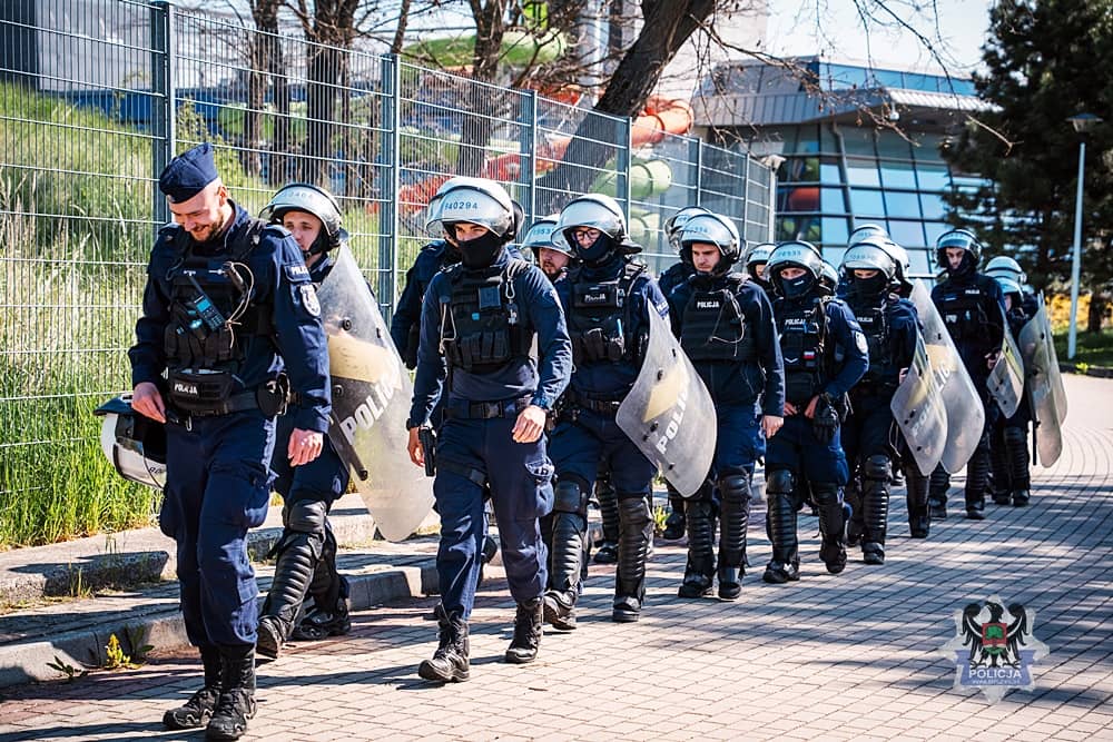 Przygotowani na starcie z kibolami