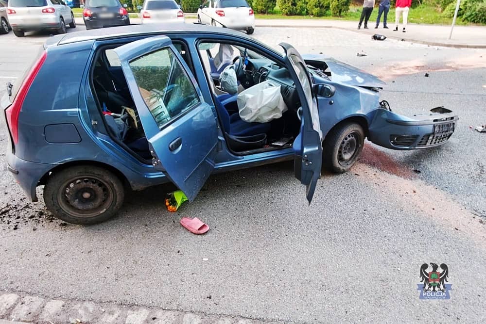 Wjechał w budynek na 11 Listopada