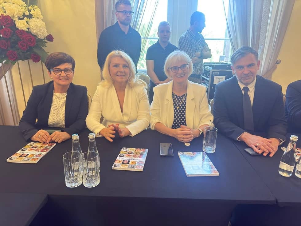 Radny Sosiński ocenia uroczystą sesję