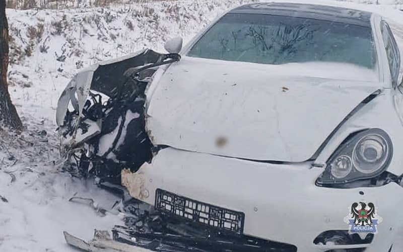 Na drogach ślisko i o wypadek nie trudno