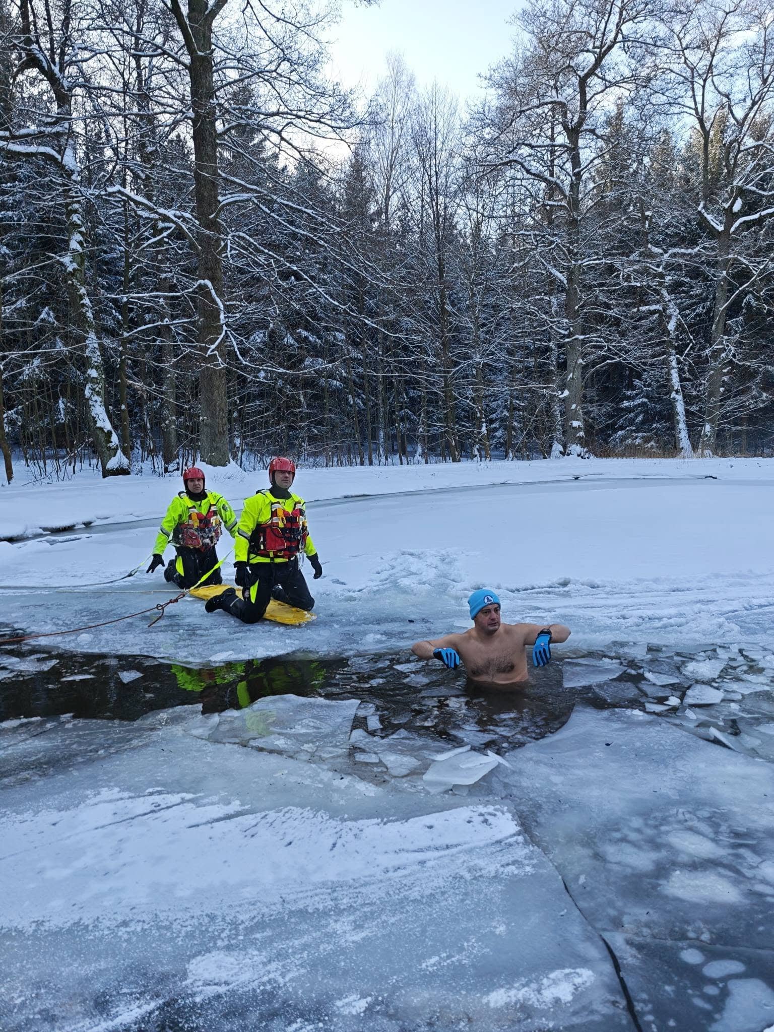 Tak się kończy zabawa na lodzie…