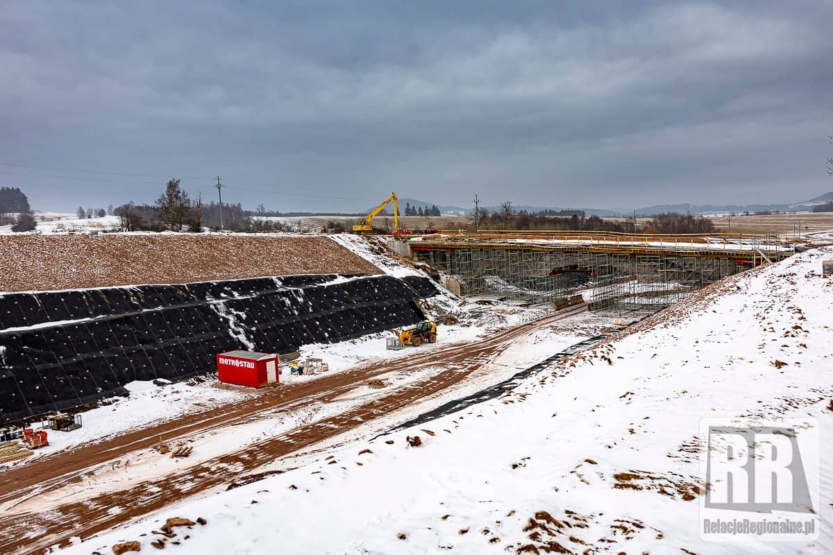 Budowa czeskiej D11, przedłużenie polskiej S3