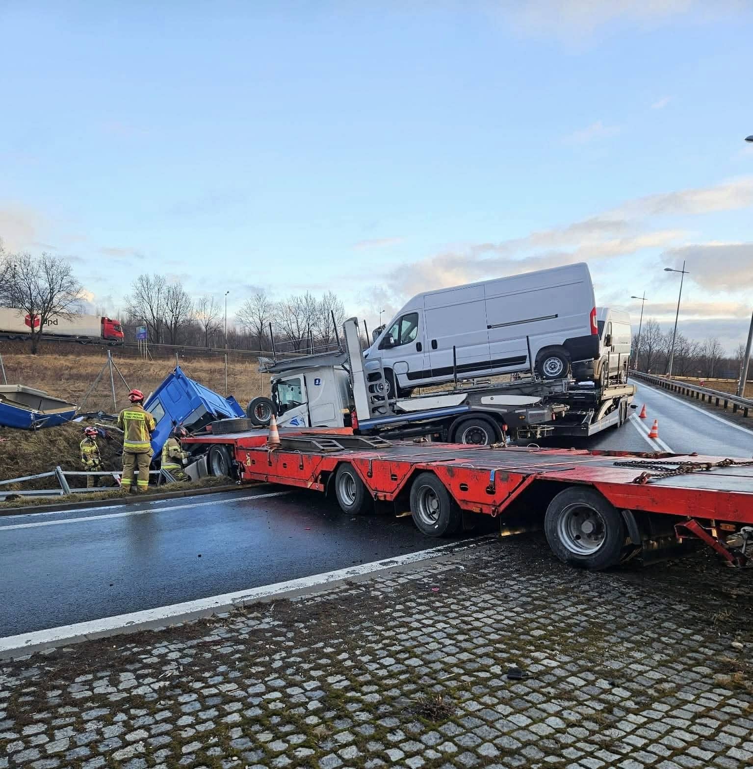 Poważne zderzenie pojazdów ciężarowych