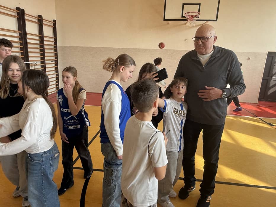 Spotkanie z historią koszykówki w PSP 37
