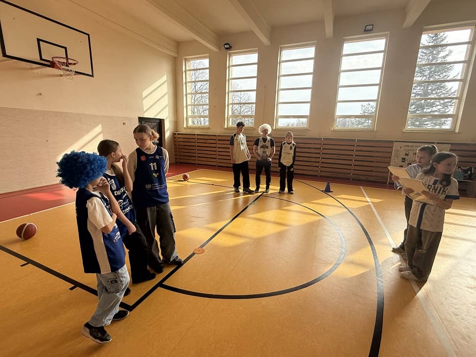 Spotkanie z historią koszykówki w PSP 37