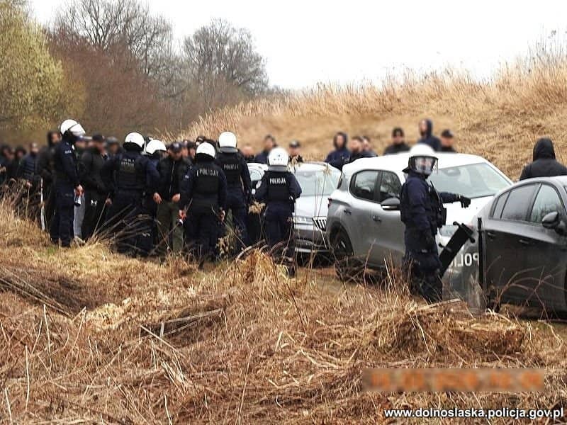 Policjanci udaremnili ustawkę kibiców