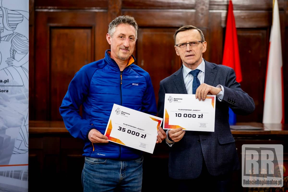 Wręczono dotacje organizacjom pozarządowym