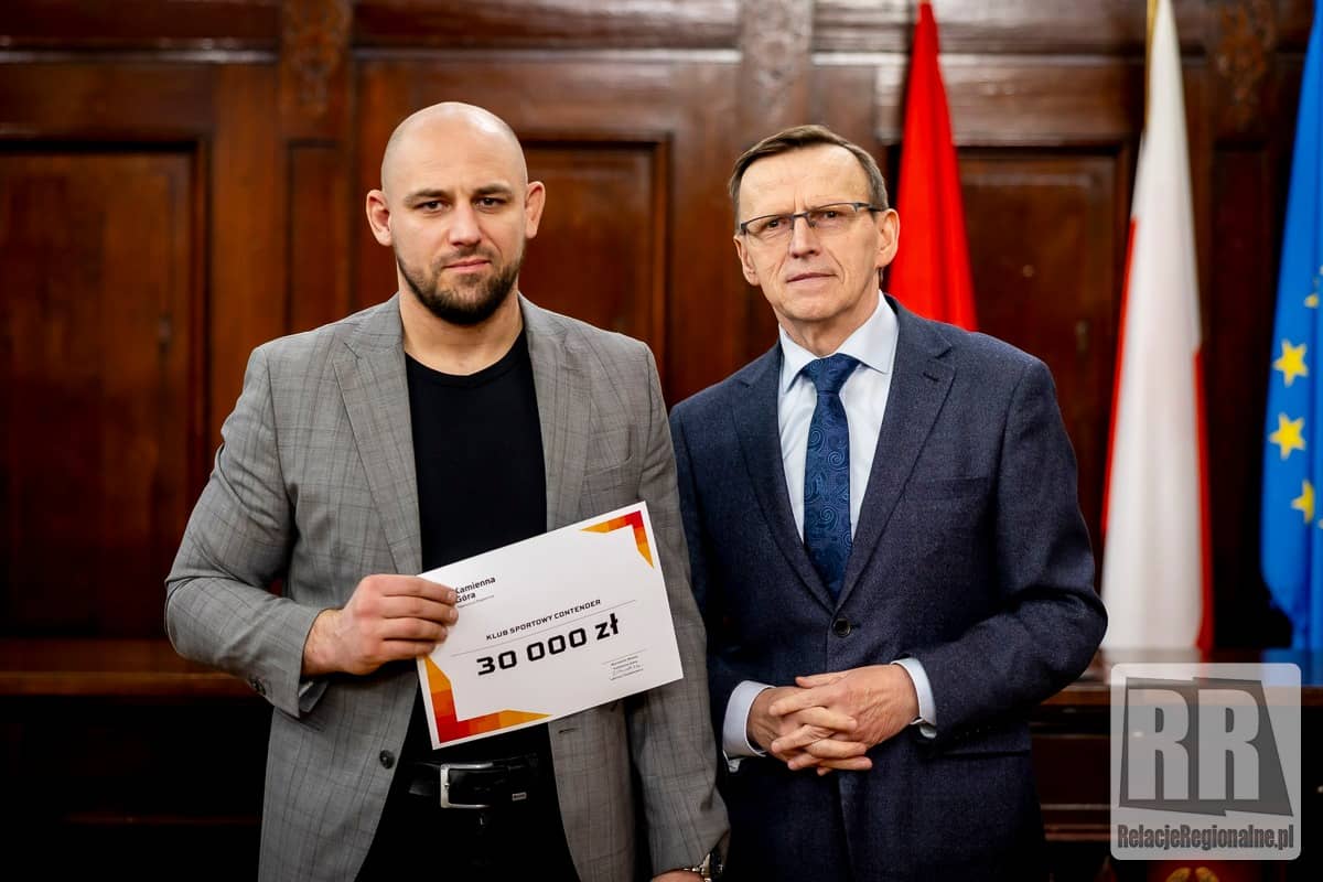 Wręczono dotacje organizacjom pozarządowym