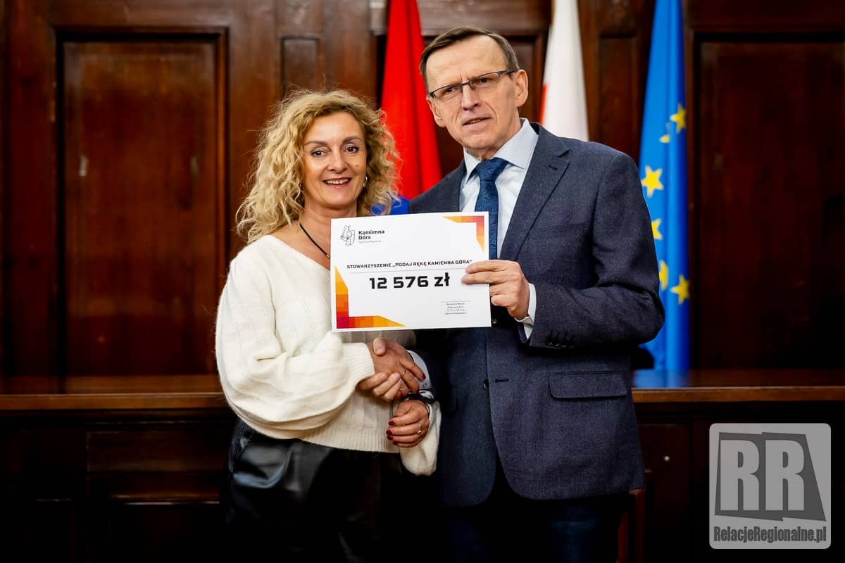 Wręczono dotacje organizacjom pozarządowym