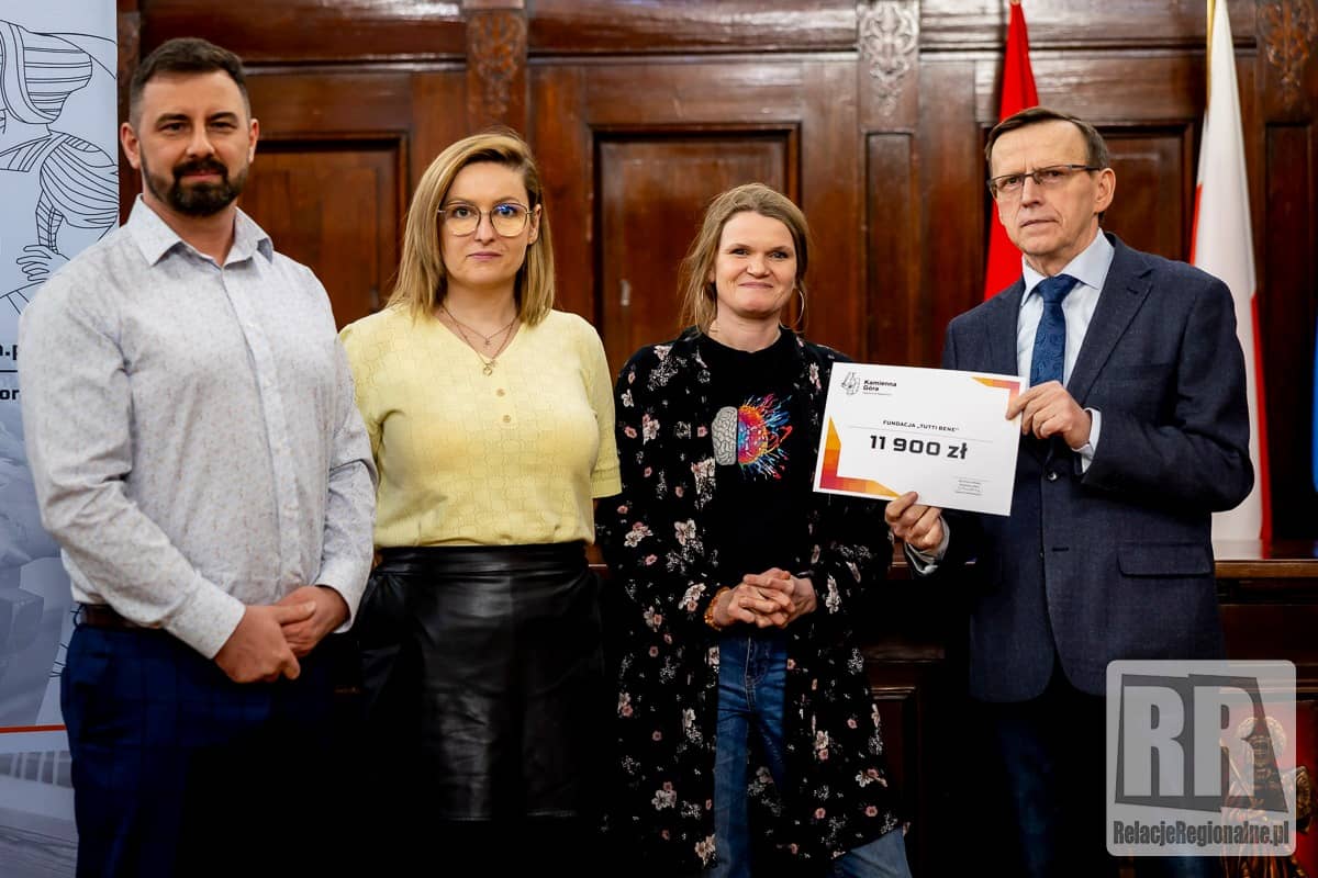 Wręczono dotacje organizacjom pozarządowym