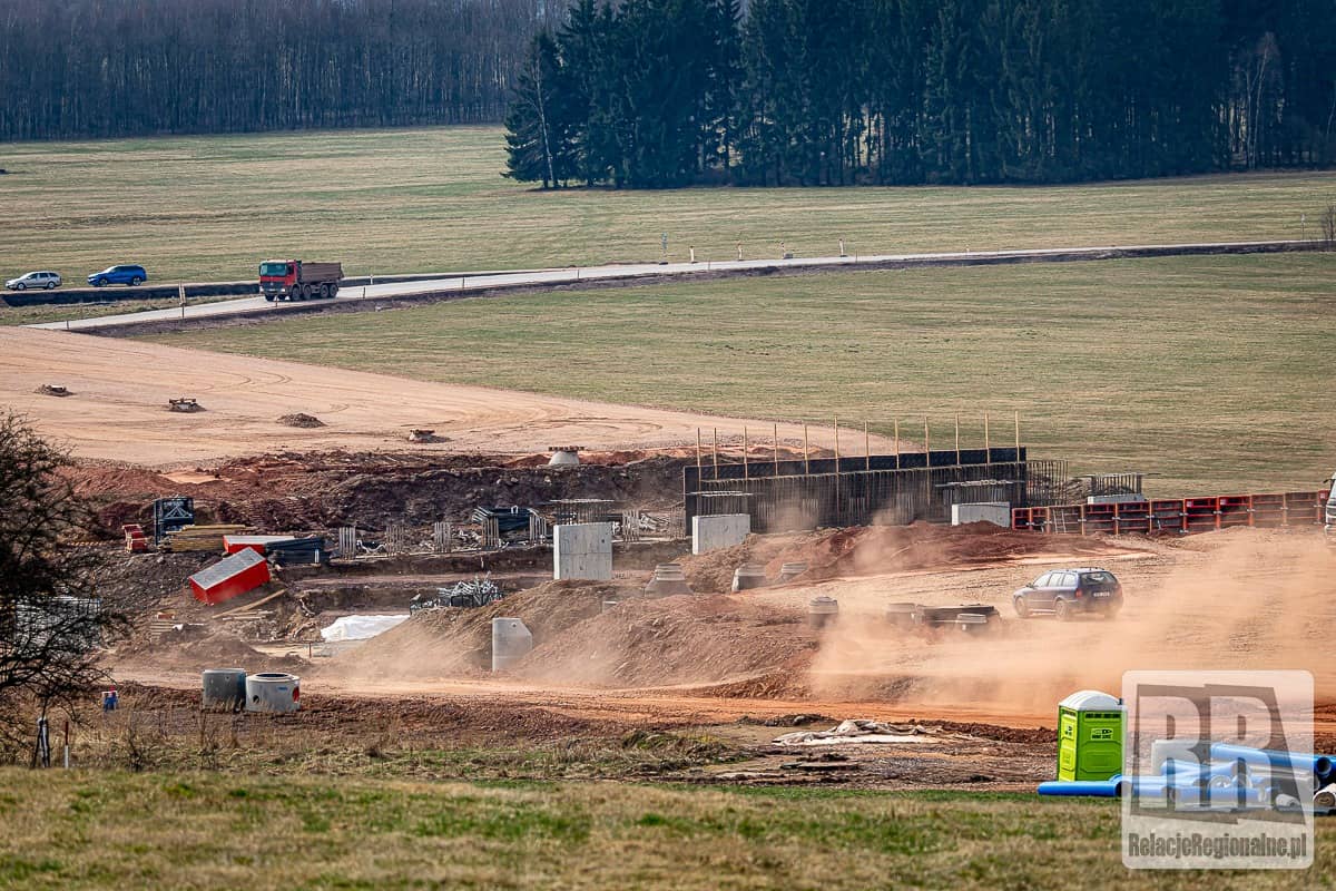 Budowa czeskiej D11, przedłużenie polskiej S3