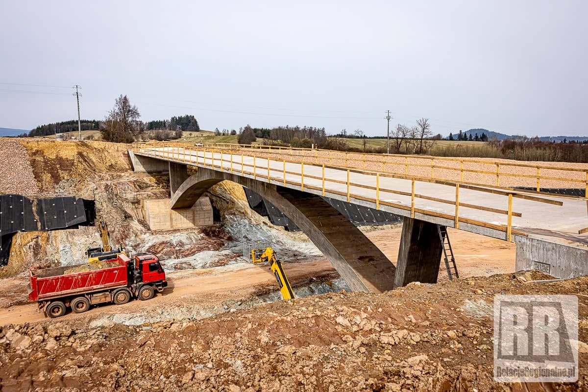 Budowa czeskiej D11, przedłużenie polskiej S3