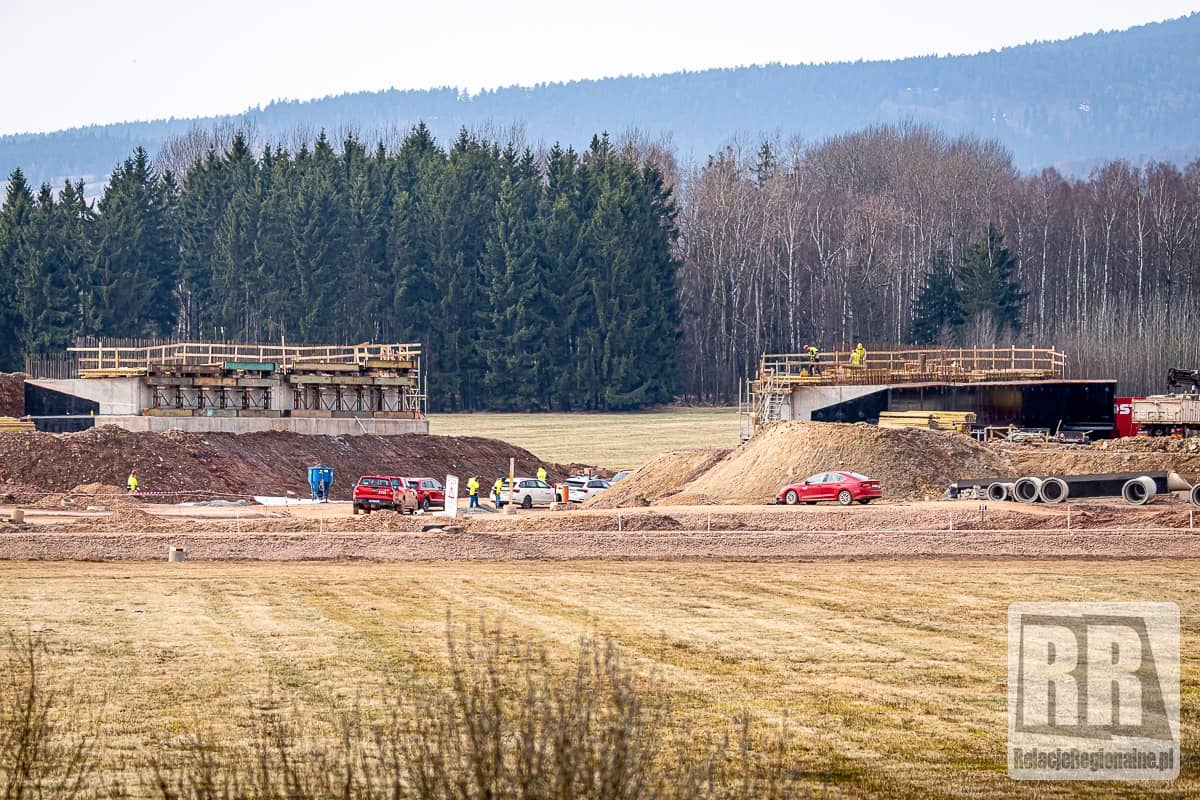 Budowa czeskiej D11, przedłużenie polskiej S3
