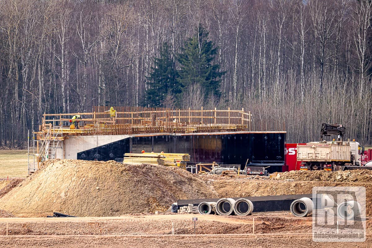 Budowa czeskiej D11, przedłużenie polskiej S3