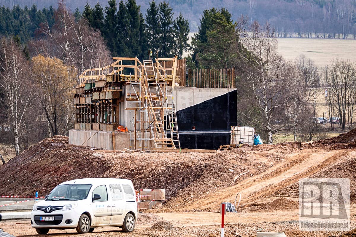 Budowa czeskiej D11, przedłużenie polskiej S3