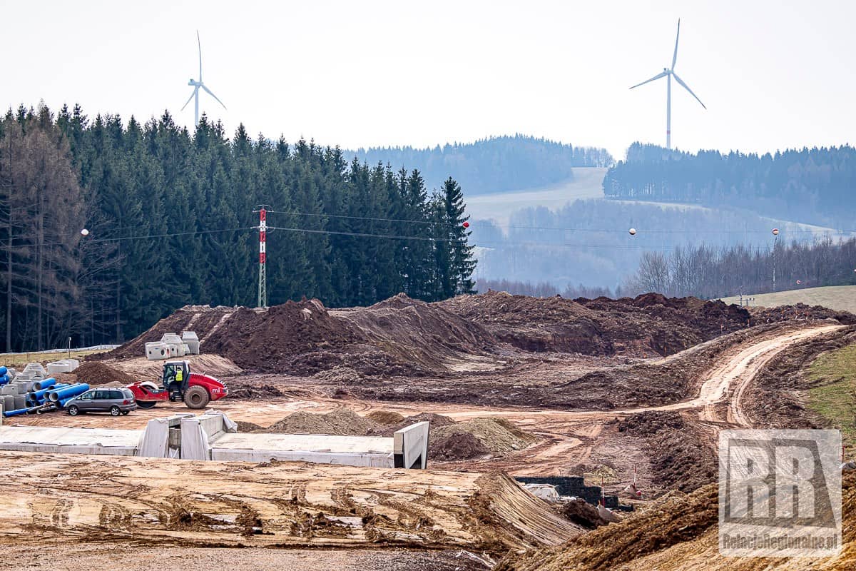 Budowa czeskiej D11, przedłużenie polskiej S3