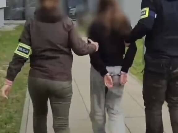 Nastolatka złamała nos seniorce