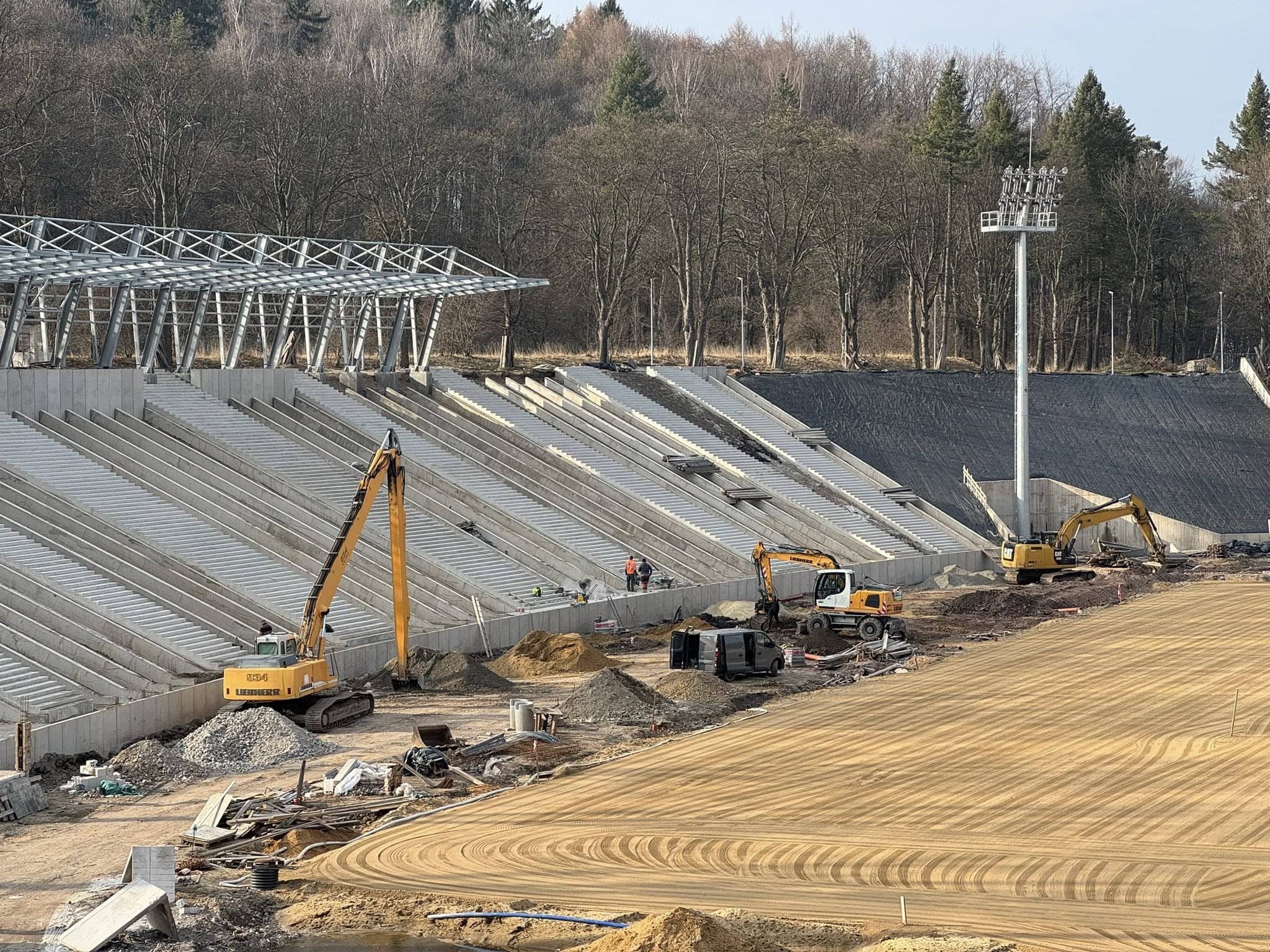 Co się dzieje na stadionie na Nowym Mieście?