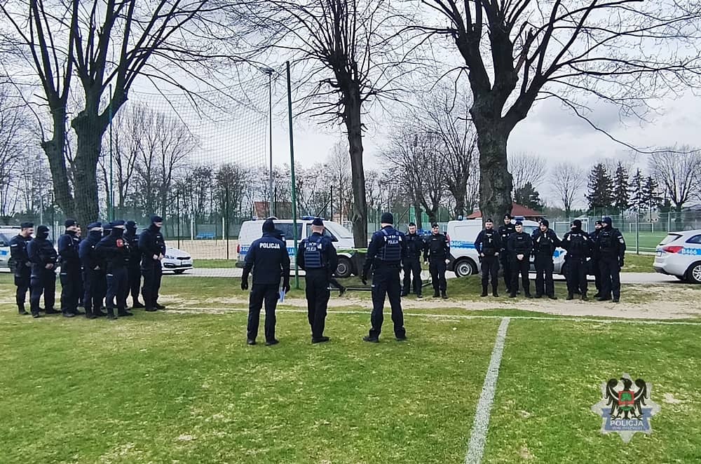 Ćwiczyli starcie z kibolami