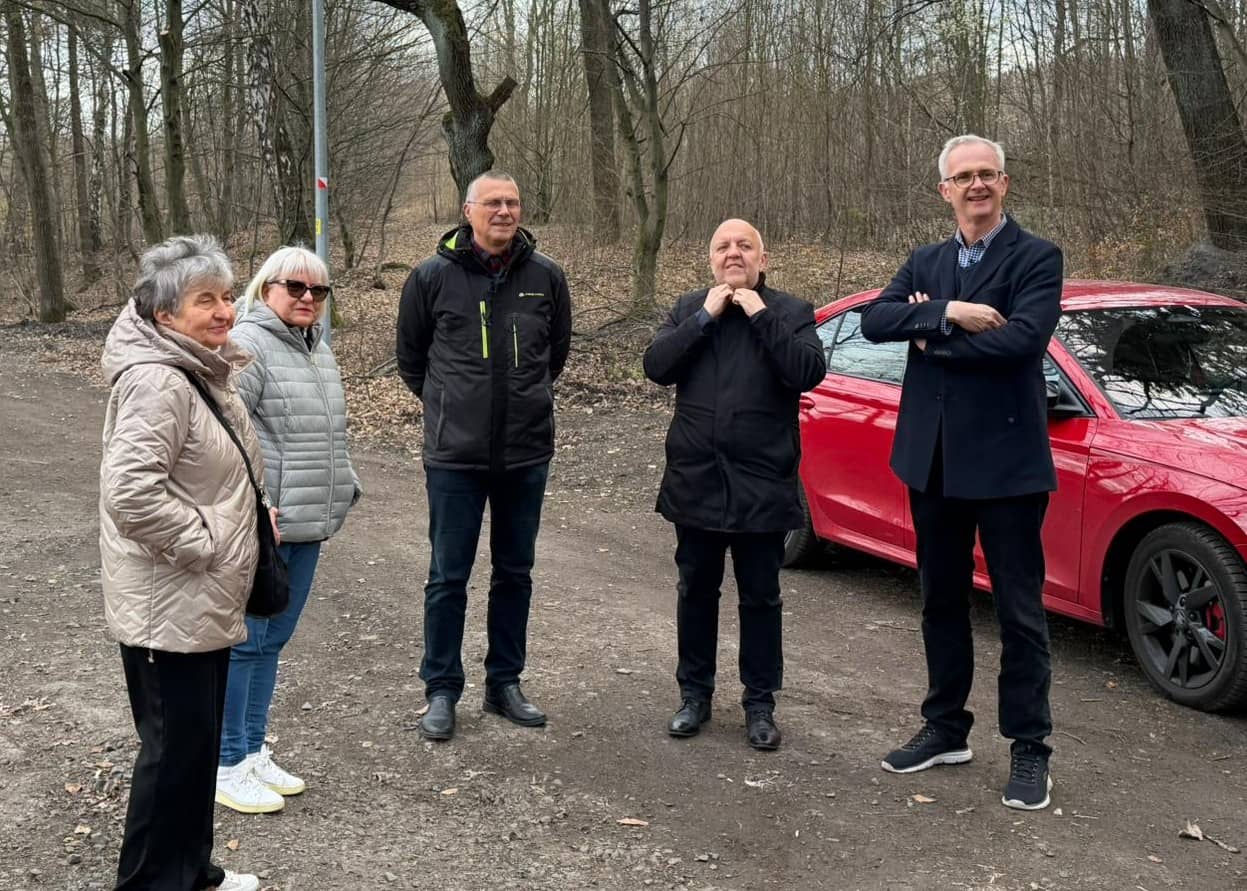 Już nie grzęzną w błocie!