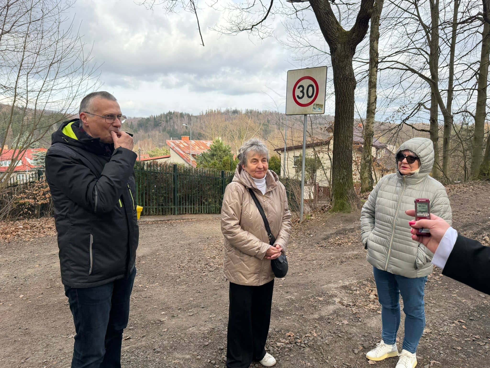Już nie grzęzną w błocie!