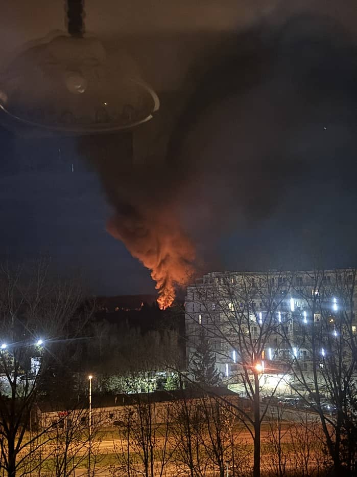Kłęby dymu nad działkami na Podzamczu