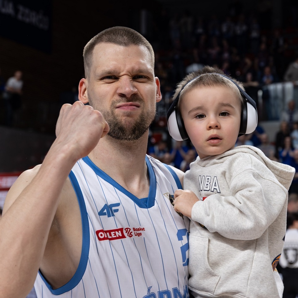 Odkrywają koszykarskie karty