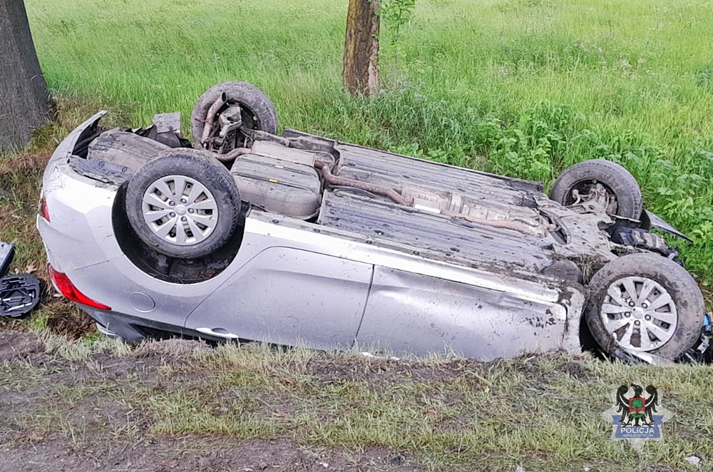 Dachowanie na wjeździe do Głuszycy Górnej